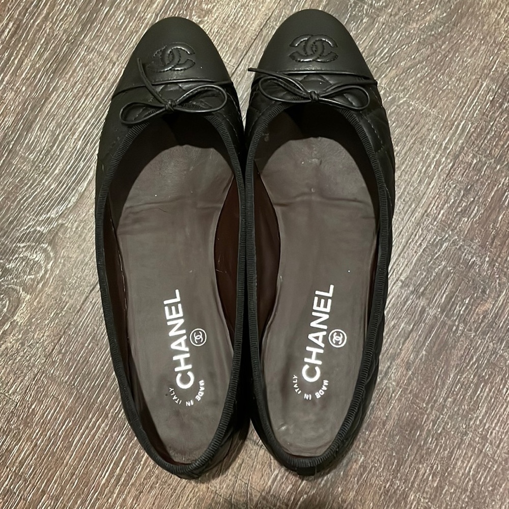 SOLD PLEASE DO NOT PURCHASE Chanel Black Quilted Leather Flats, Size 40